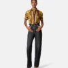 Dekorerade högmidjade jeans med normal passform Dekorerade högmidjade jeans med normal passform
