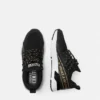 Dynamiska sneakers med logo Dynamiska sneakers med logo