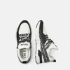 Dynamiska sneakers med logo Dynamiska sneakers med logo