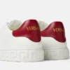 Greca-smyckade sneakers