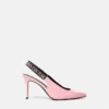Logo Scarlett Lackerade pumps med rem bak Logo Scarlett Lackerade pumps med rem bak