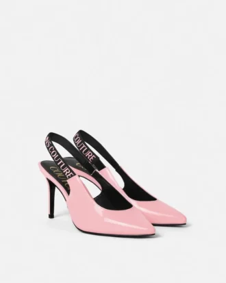 Logo Scarlett Lackerade pumps med rem bak Logo Scarlett Lackerade pumps med rem bak