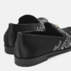 Satin-tofflor med Medusa-dekor Satin-tofflor med Medusa-dekor
