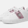 Sneakers med Greca-dekor Sneakers med Greca-dekor