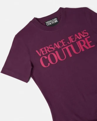 T-shirtklänning med institutionell logotyp