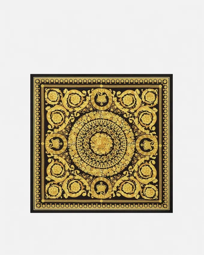 Tryckt silkescarf i twill, 90 cm Tryckt silkescarf i twill, 90 cm