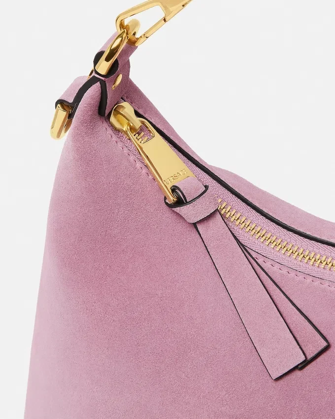 Versace Tag Hobo-väska i mocka Versace Tag Hobo-väska i mocka